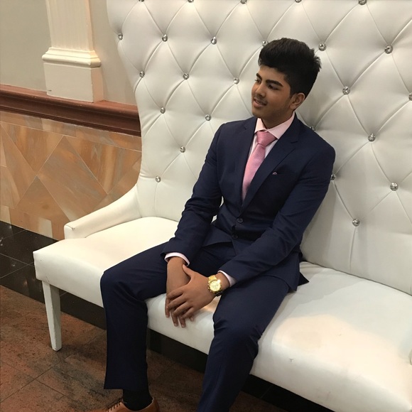 Meet your Posher, Ravin - Picture 1 of 1